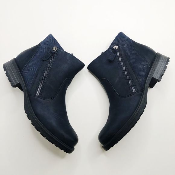 Earth Jordan Side Zip Ankle Boots 